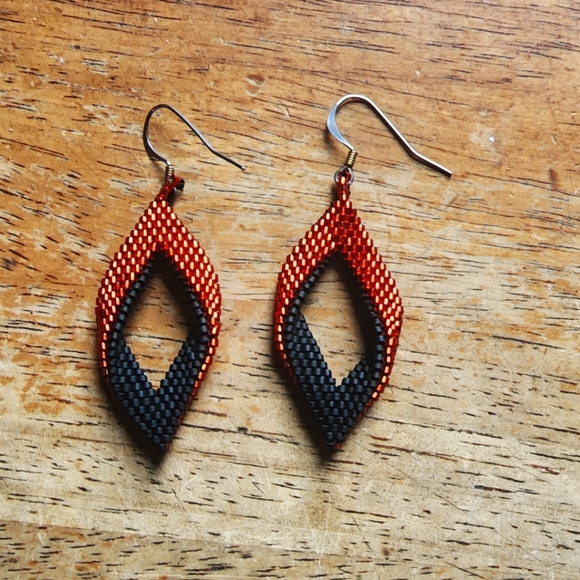 Folded peyote stitch beaded earrings - Picture 1 of 1